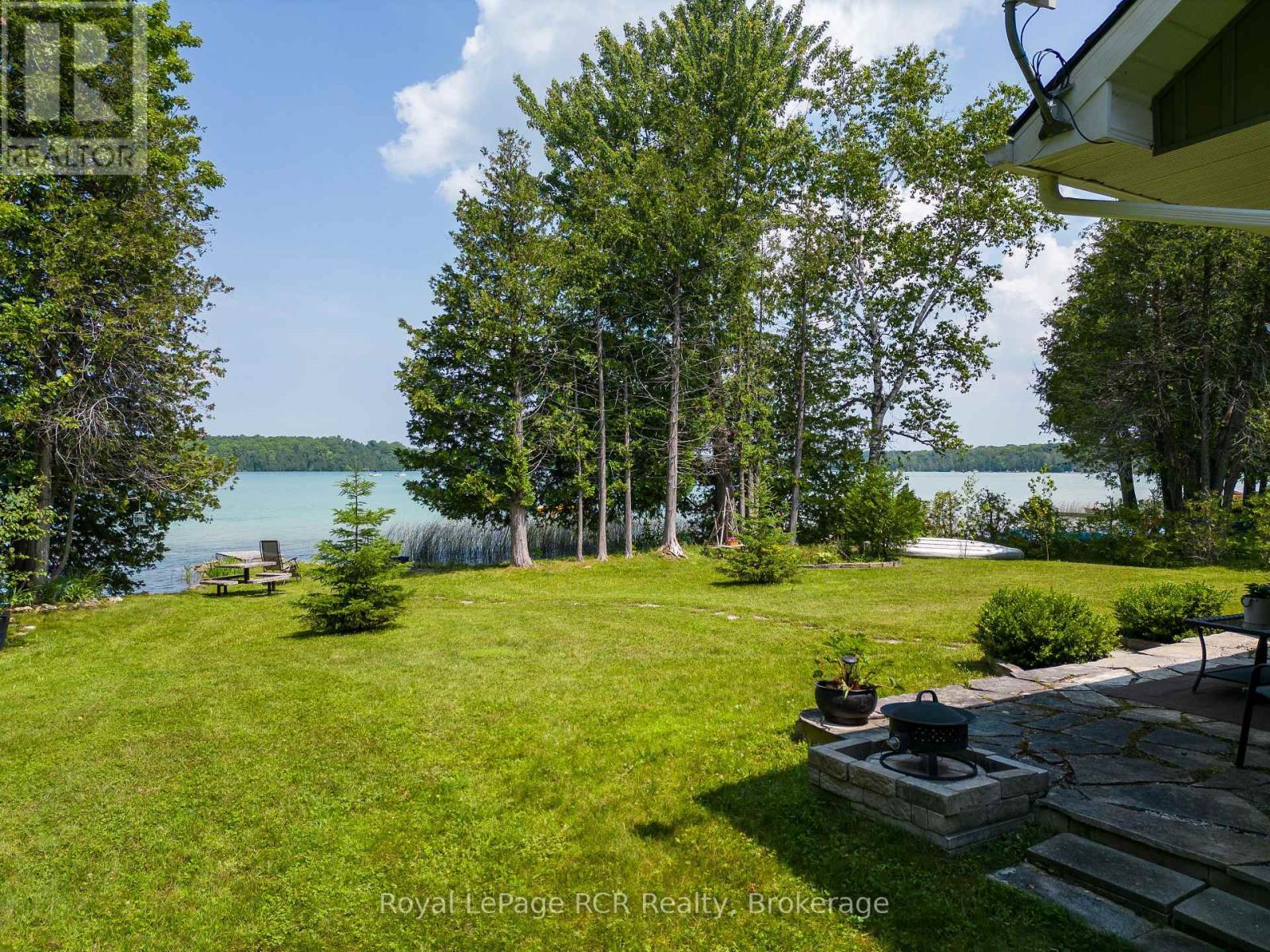












121 BROWNS LANE

,
Georgian Bluffs,




Ontario
N0H2K0


