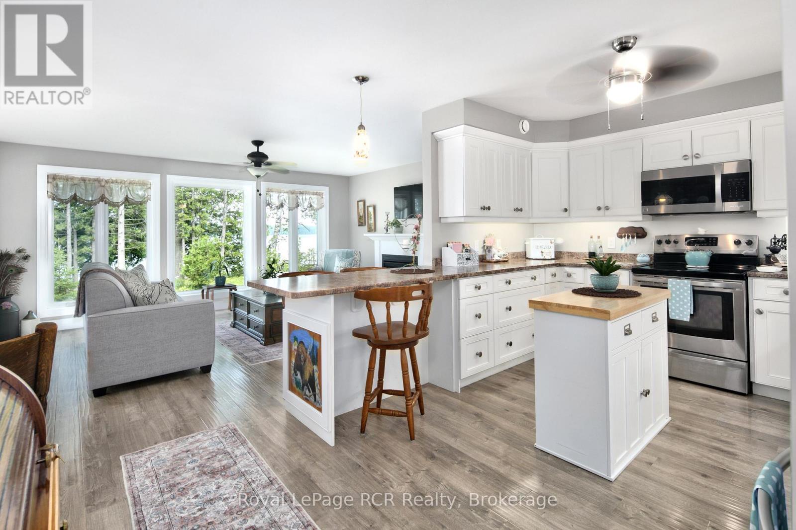 












121 BROWNS LANE

,
Georgian Bluffs,




Ontario
N0H2K0

