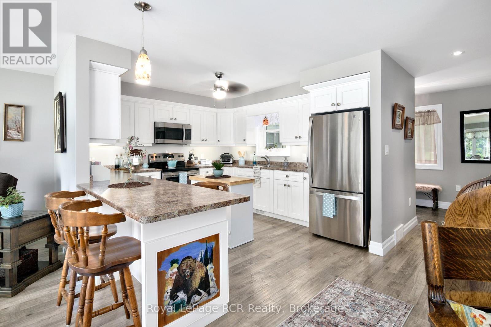 












121 BROWNS LANE

,
Georgian Bluffs,




Ontario
N0H2K0

