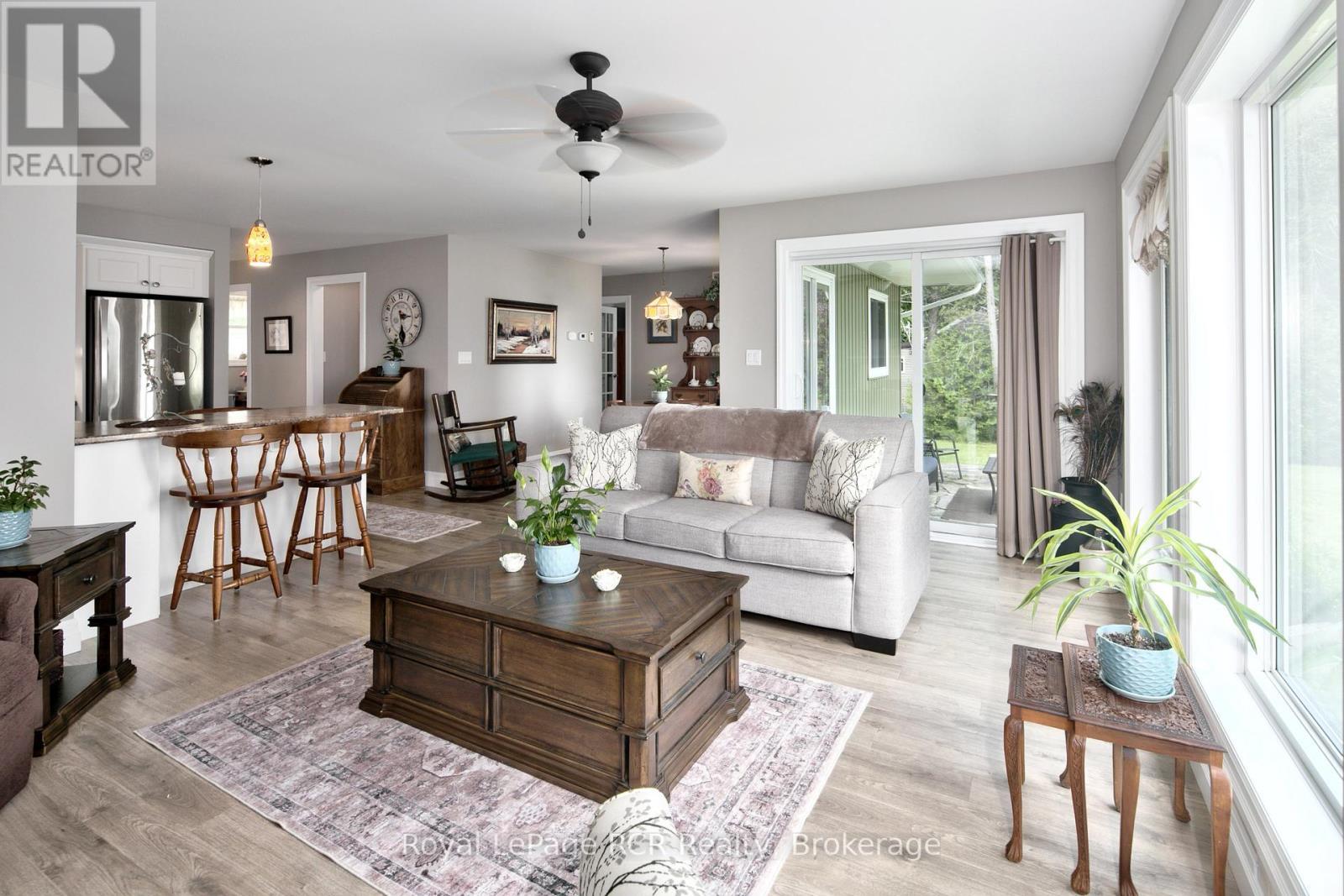 












121 BROWNS LANE

,
Georgian Bluffs,




Ontario
N0H2K0

