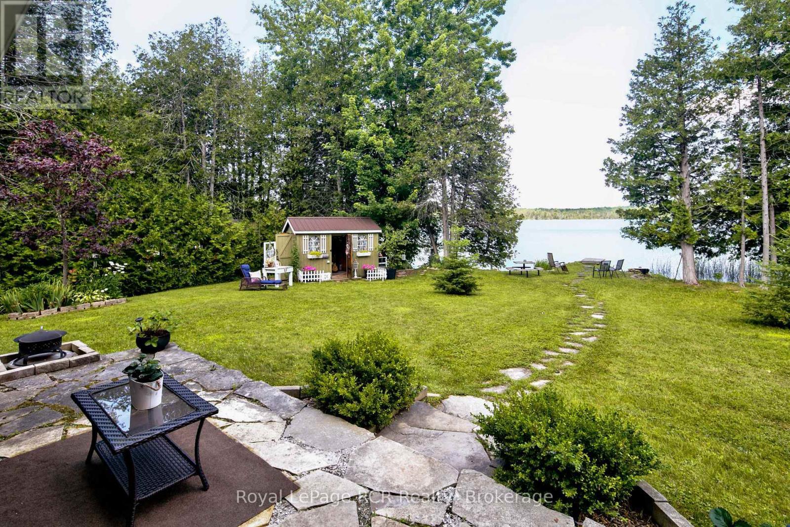 












121 BROWNS LANE

,
Georgian Bluffs,




Ontario
N0H2K0

