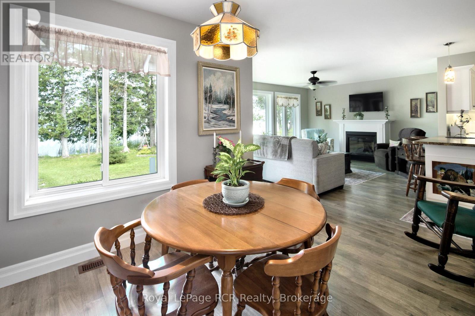 












121 BROWNS LANE

,
Georgian Bluffs,




Ontario
N0H2K0

