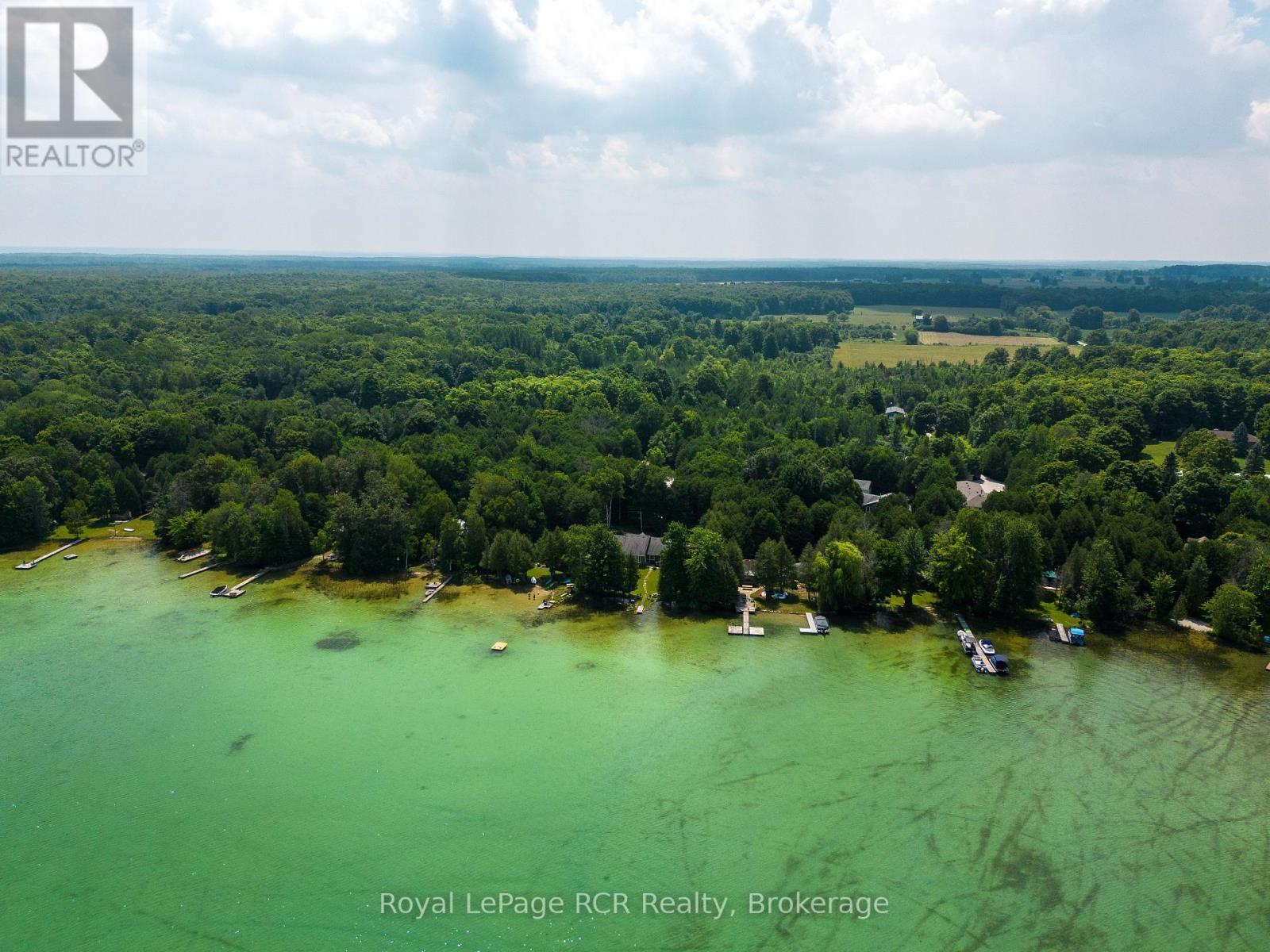 












121 BROWNS LANE

,
Georgian Bluffs,




Ontario
N0H2K0

