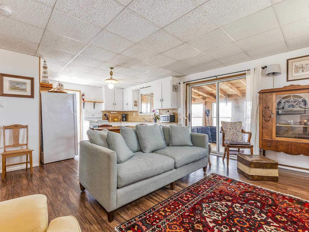 












46 Sunset Drive

,
Caribou Island,







NS
B0K 1H0


