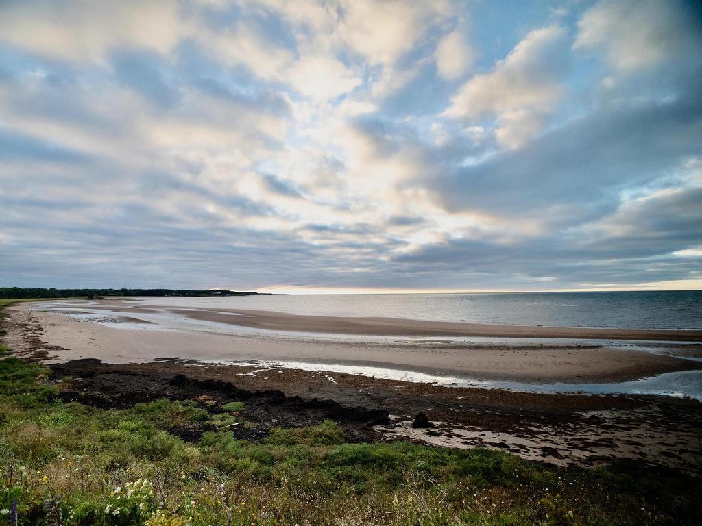 












46 Sunset Drive

,
Caribou Island,







NS
B0K 1H0

