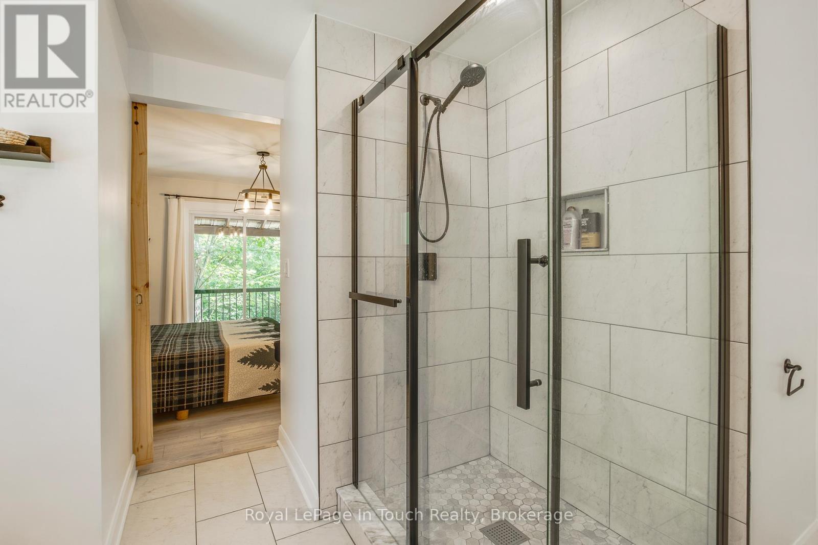 












7189 93 HIGHWAY

,
Tay,




Ontario
L0K2E0

