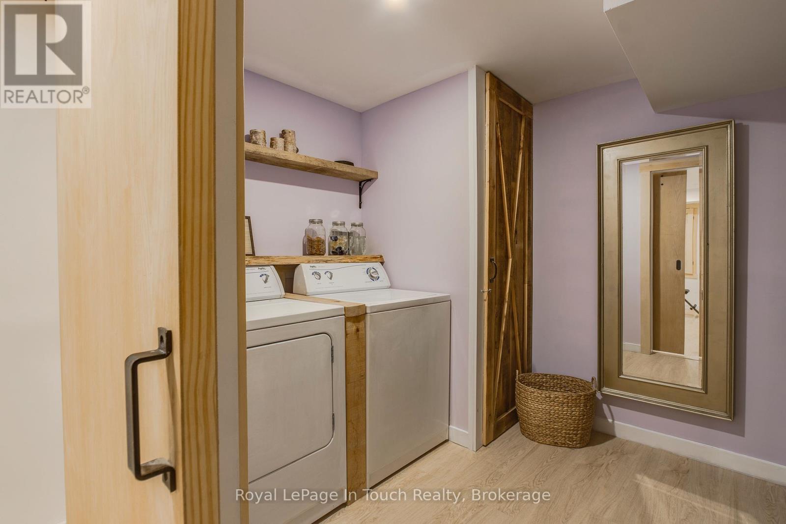 












7189 93 HIGHWAY

,
Tay,




Ontario
L0K2E0

