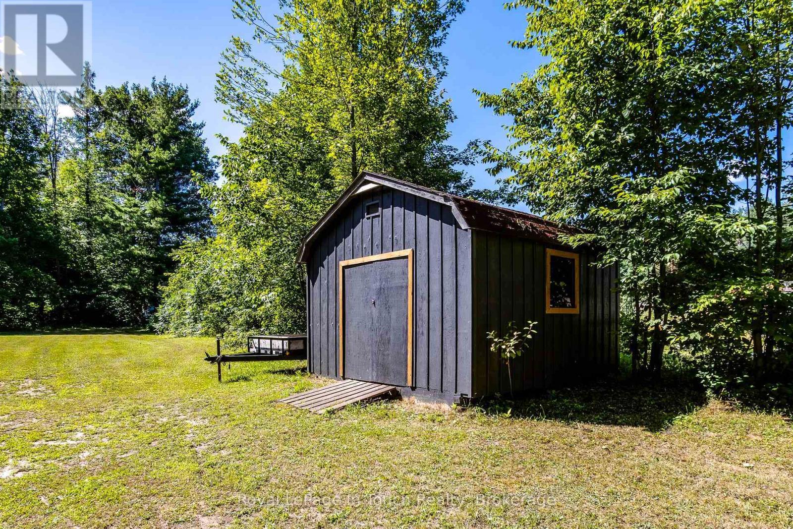 












7189 93 HIGHWAY

,
Tay,




Ontario
L0K2E0

