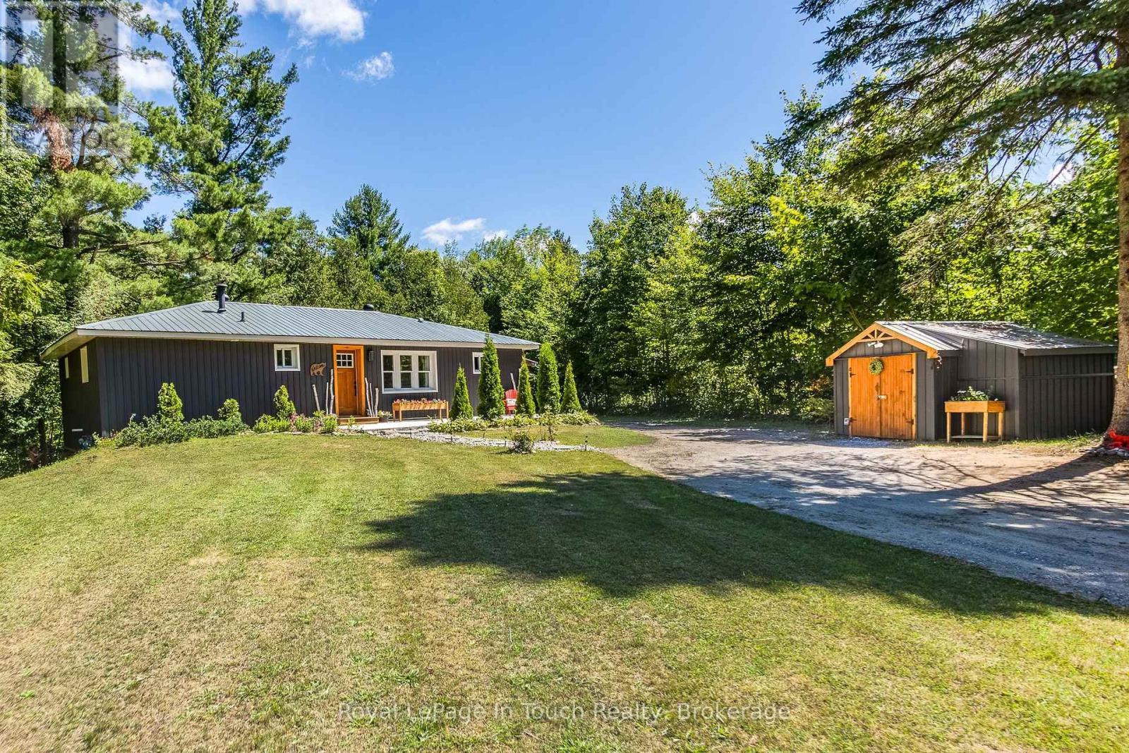 












7189 93 HIGHWAY

,
Tay,




Ontario
L0K2E0

