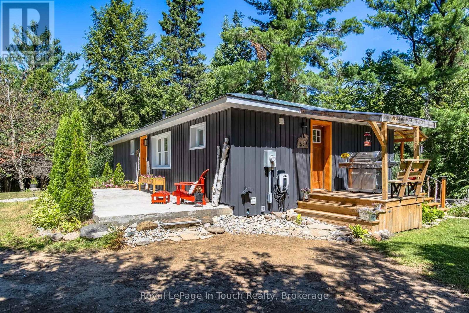 












7189 93 HIGHWAY

,
Tay,




Ontario
L0K2E0

