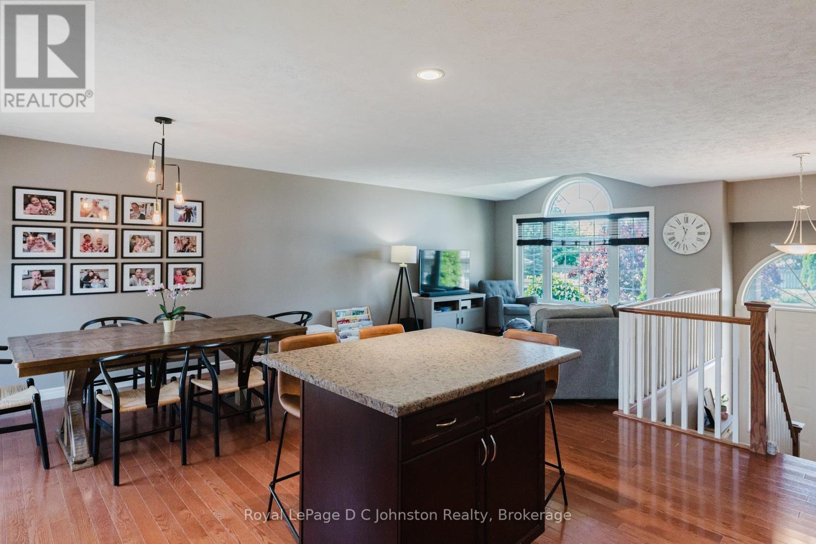 












497 BUCKBY LANE

,
Saugeen Shores,




Ontario
N0H2C1


