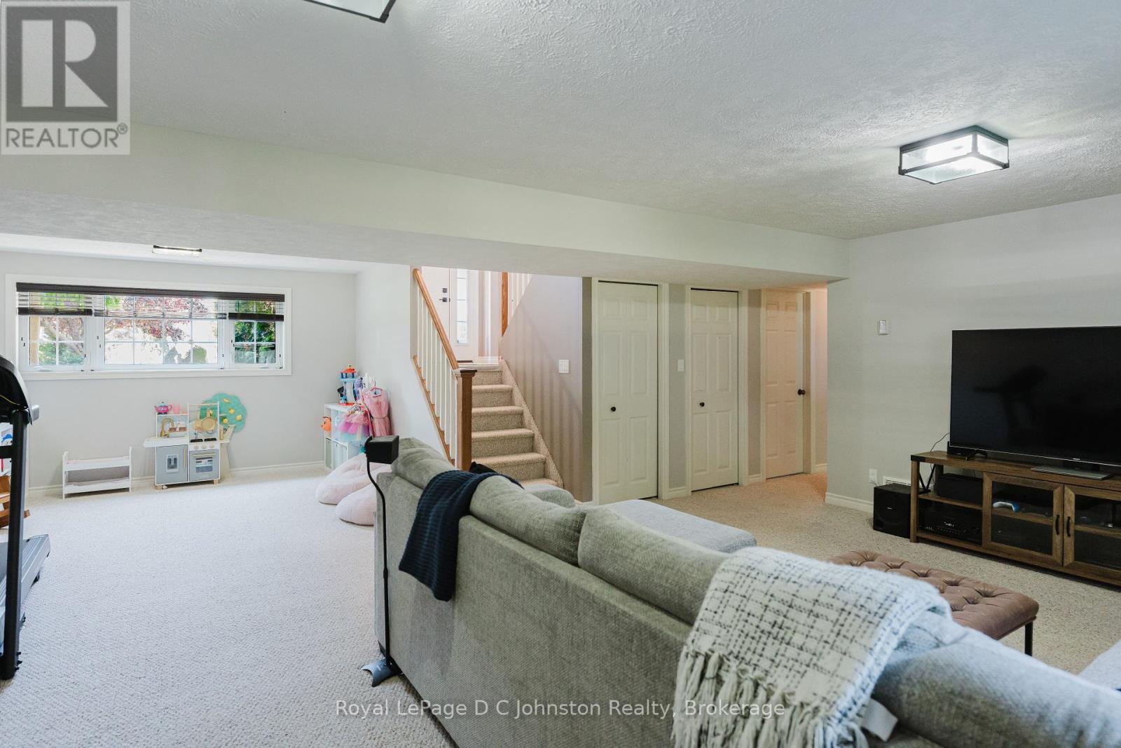 












497 BUCKBY LANE

,
Saugeen Shores,




Ontario
N0H2C1

