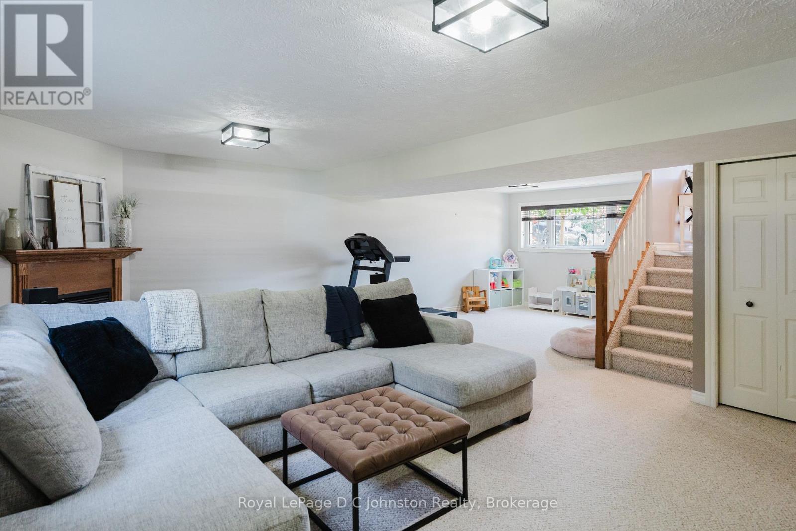 












497 BUCKBY LANE

,
Saugeen Shores,




Ontario
N0H2C1

