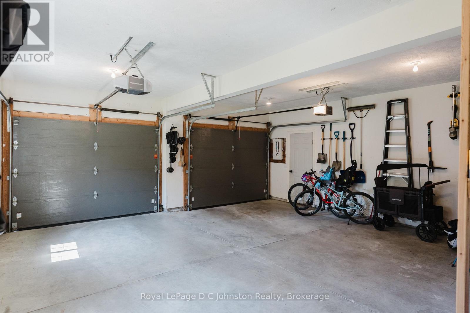 












497 BUCKBY LANE

,
Saugeen Shores,




Ontario
N0H2C1

