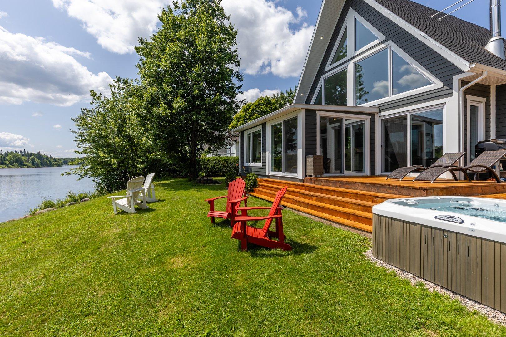 









1


Rue de la Chapelle

,
Pont-Rouge,




QC
G3H1H2

