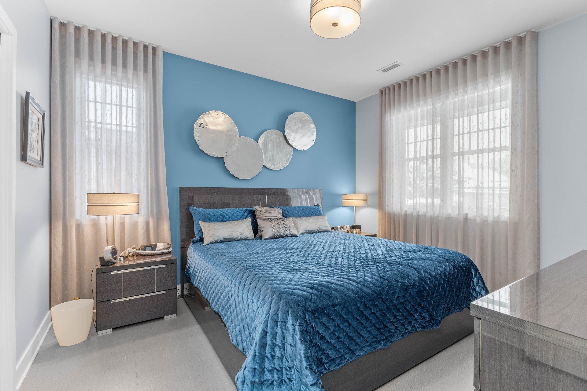 









243


Rue de l'Aigle

,
Bromont,




QC
J2L0S8

