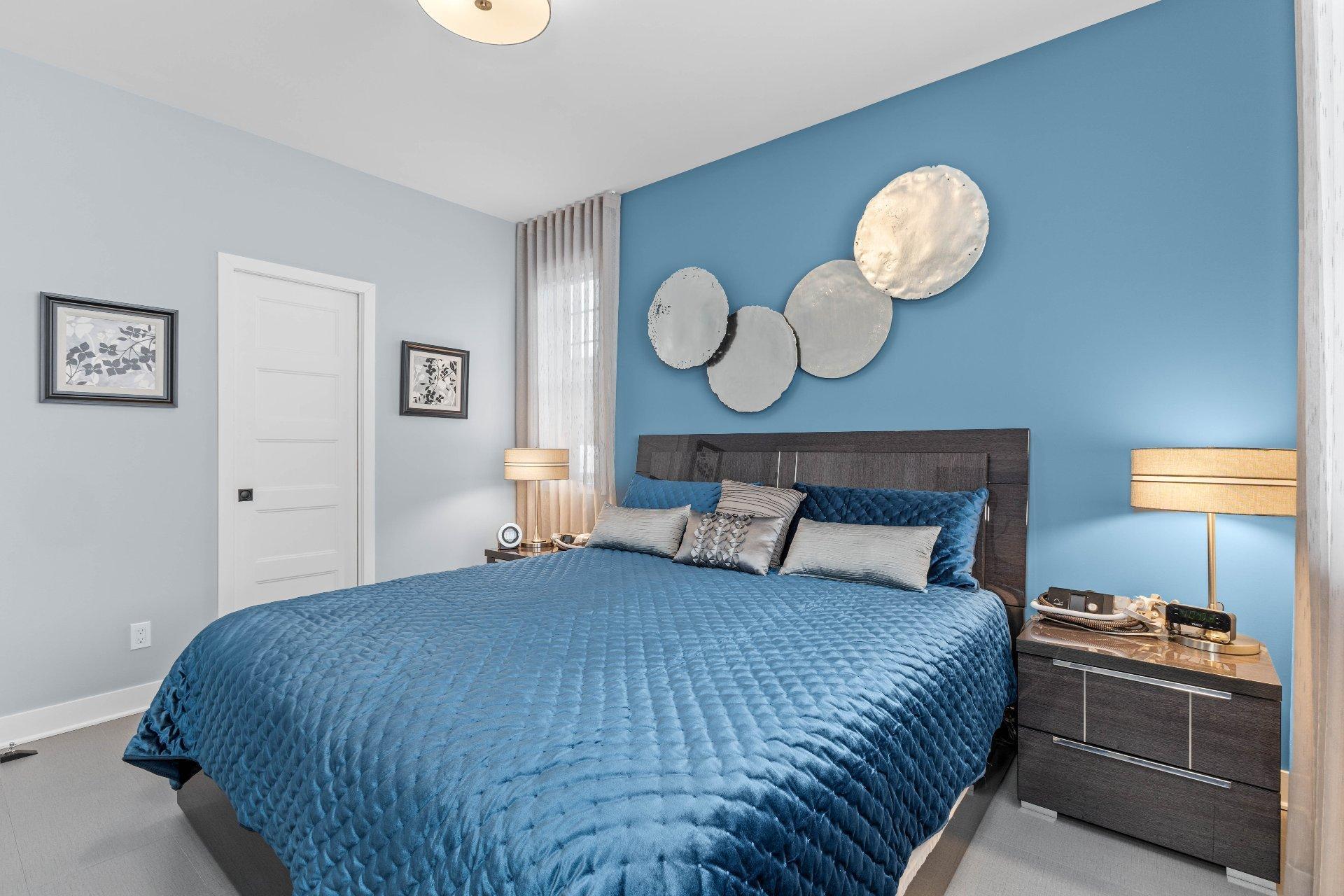 









243


Rue de l'Aigle

,
Bromont,




QC
J2L0S8

