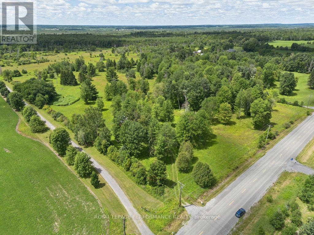 












3117 TORWOOD DRIVE

,
Ottawa,







Ontario
K0A1T0

