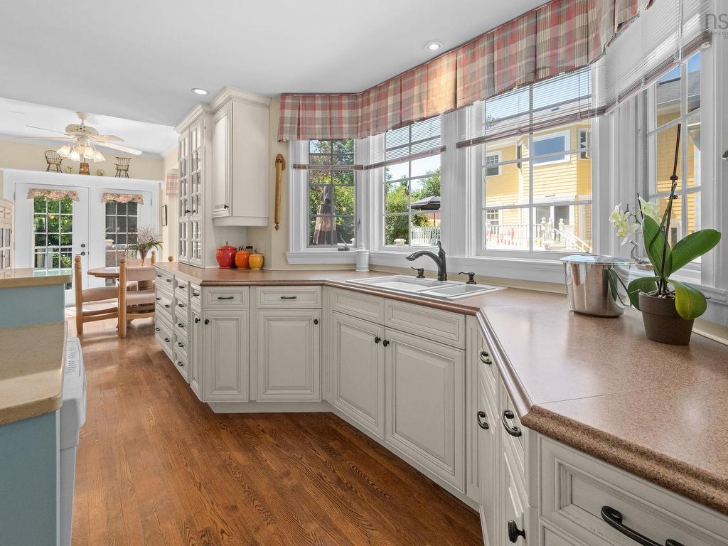 












940 Young Avenue

,
Halifax,




NS
B3H 2W1

