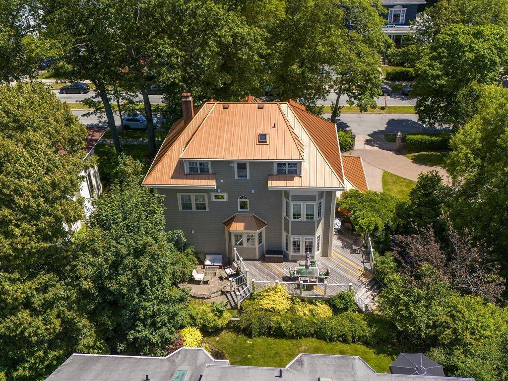 












940 Young Avenue

,
Halifax,




NS
B3H 2W1

