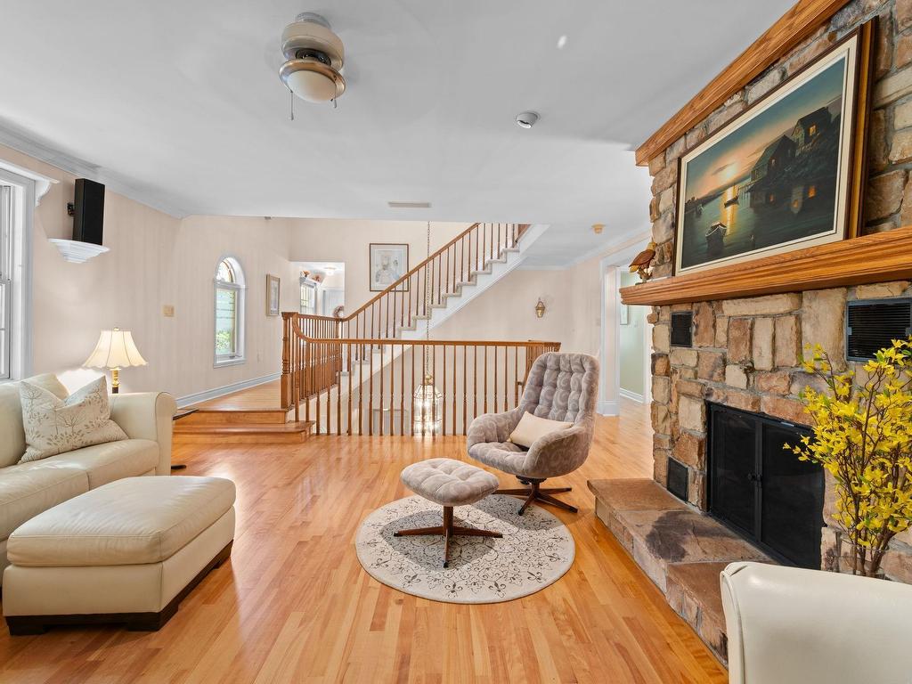 












940 Young Avenue

,
Halifax,




NS
B3H 2W1

