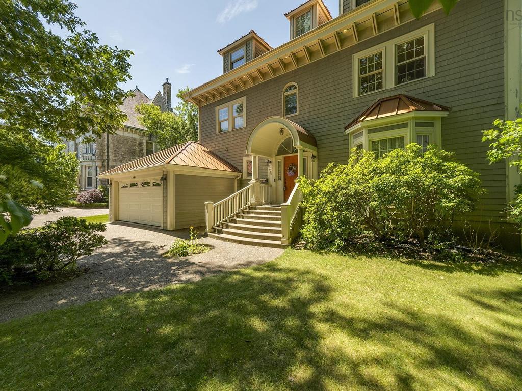 












940 Young Avenue

,
Halifax,




NS
B3H 2W1

