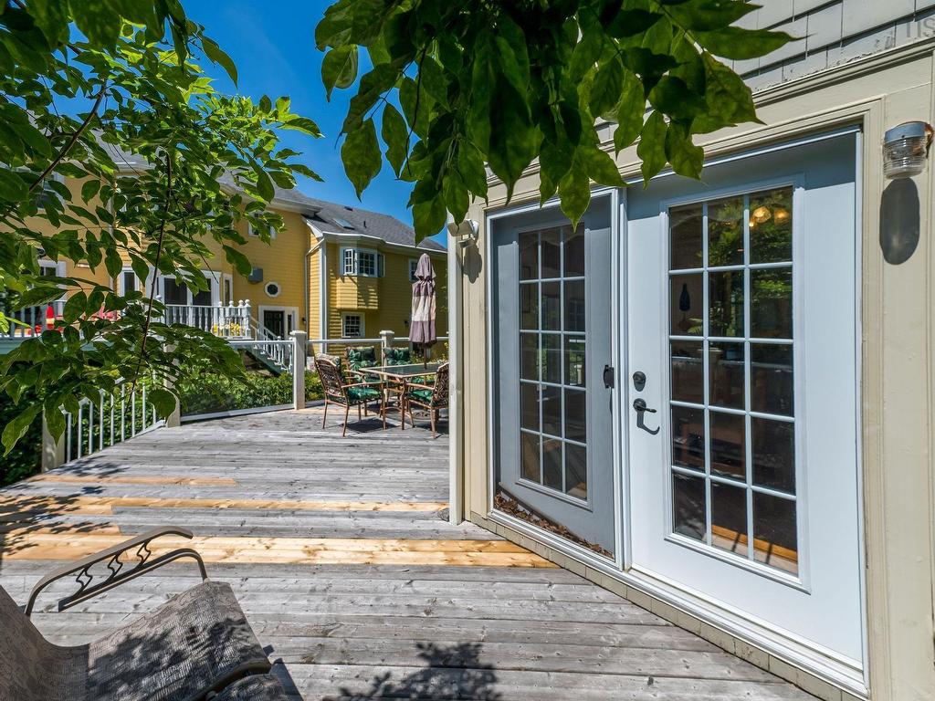












940 Young Avenue

,
Halifax,




NS
B3H 2W1

