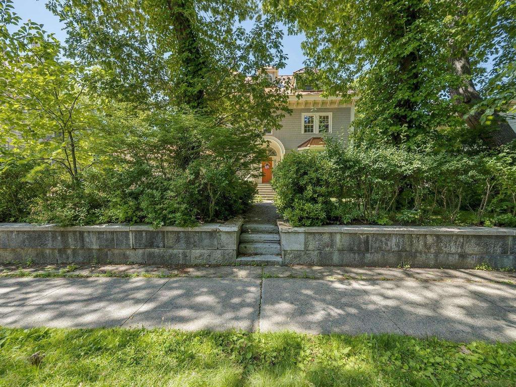 












940 Young Avenue

,
Halifax,




NS
B3H 2W1

