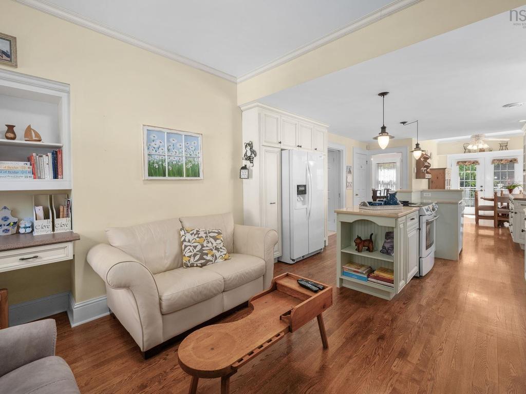 












940 Young Avenue

,
Halifax,




NS
B3H 2W1

