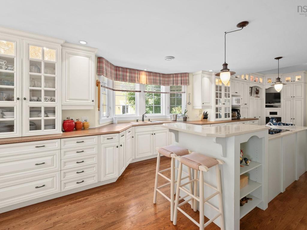 












940 Young Avenue

,
Halifax,




NS
B3H 2W1

