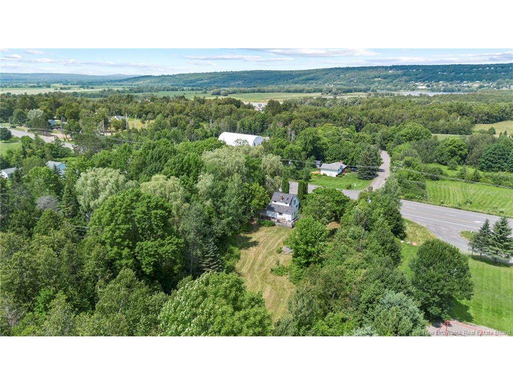 









3212


Woodstock

RD,
Fredericton,




NB
E3E 1A4

