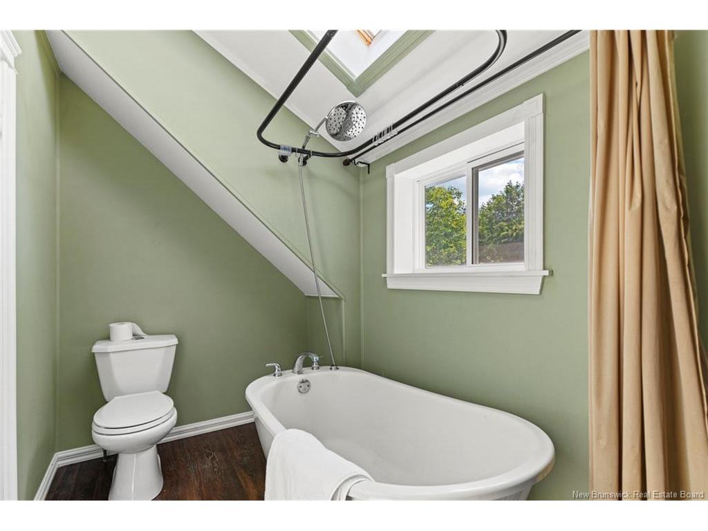









3212


Woodstock

RD,
Fredericton,




NB
E3E 1A4

