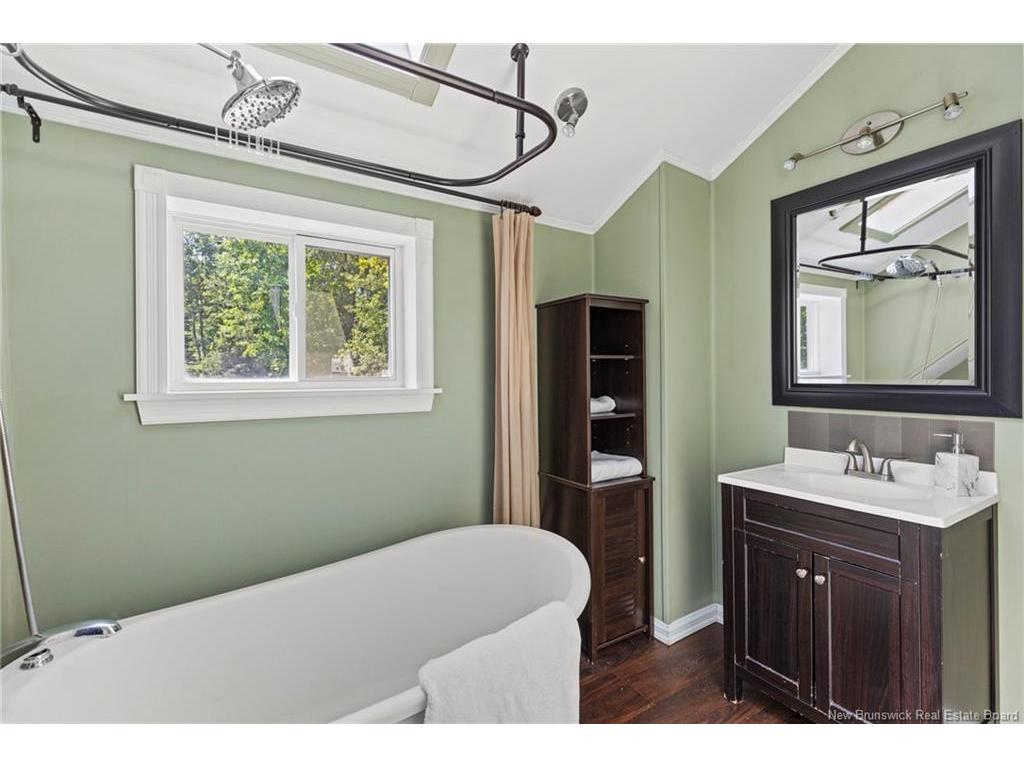 









3212


Woodstock

RD,
Fredericton,




NB
E3E 1A4

