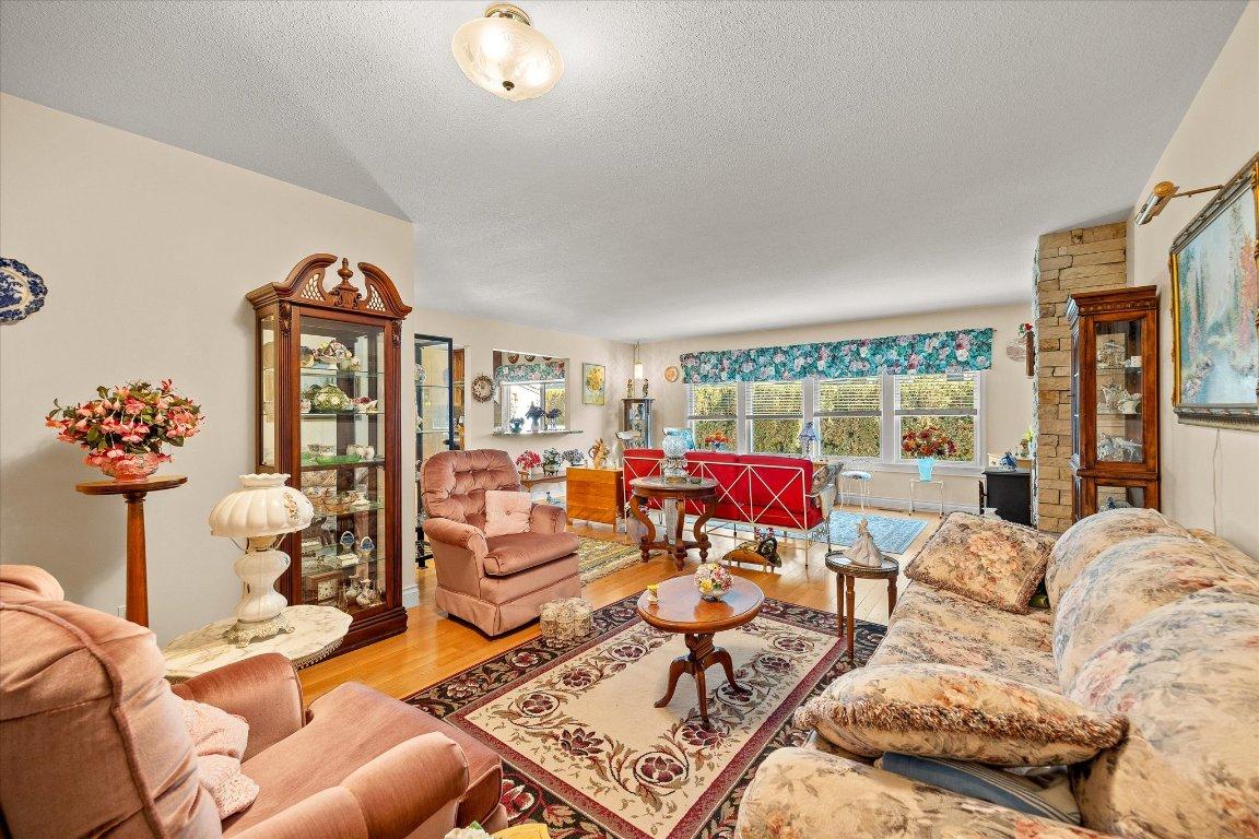 









1209


Brookside

Avenue, 5,
Kelowna,




BC
V1Y 5T5

