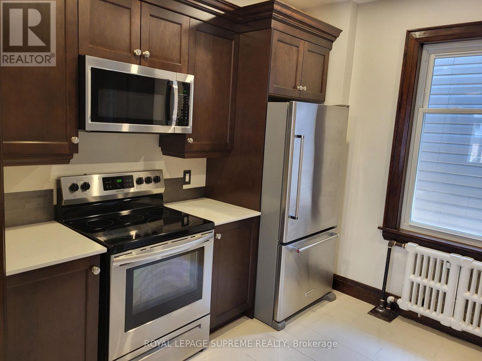 












2ND FLOOR - 30 GLENHOLME AVENUE

,
Toronto,




Ontario
M6H3A9


