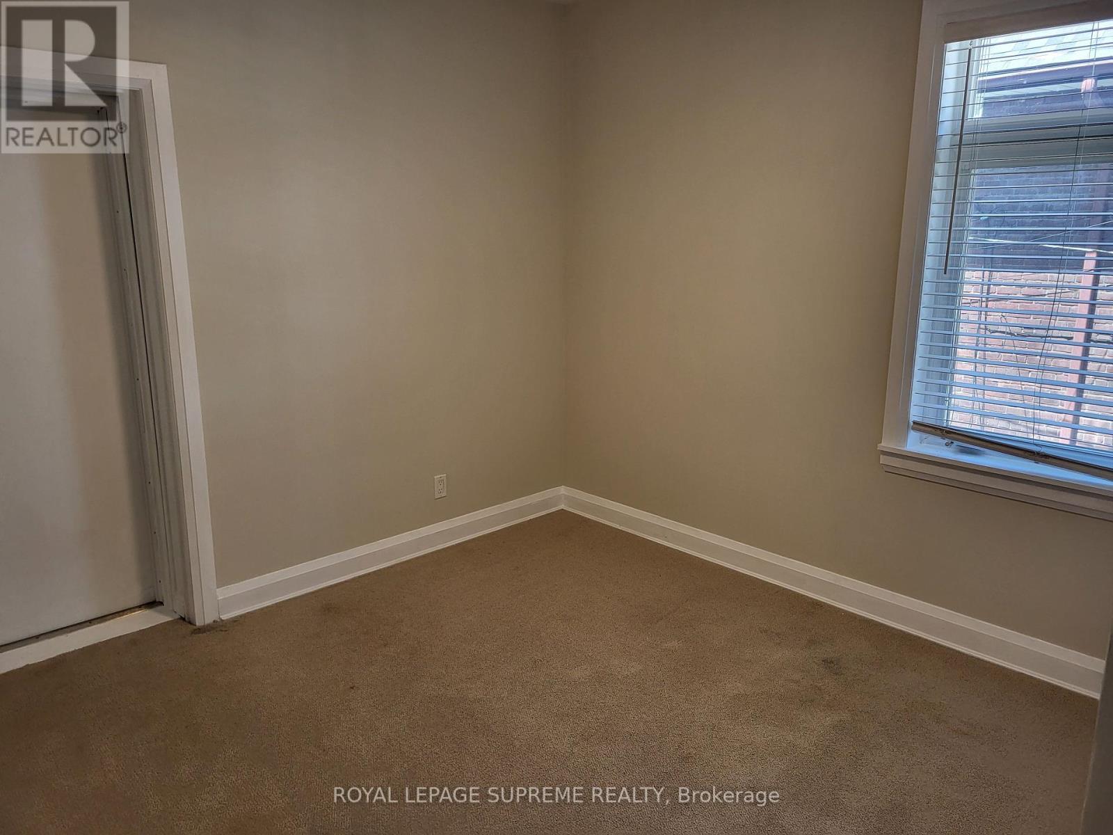 












2ND FLOOR - 30 GLENHOLME AVENUE

,
Toronto,




Ontario
M6H3A9

