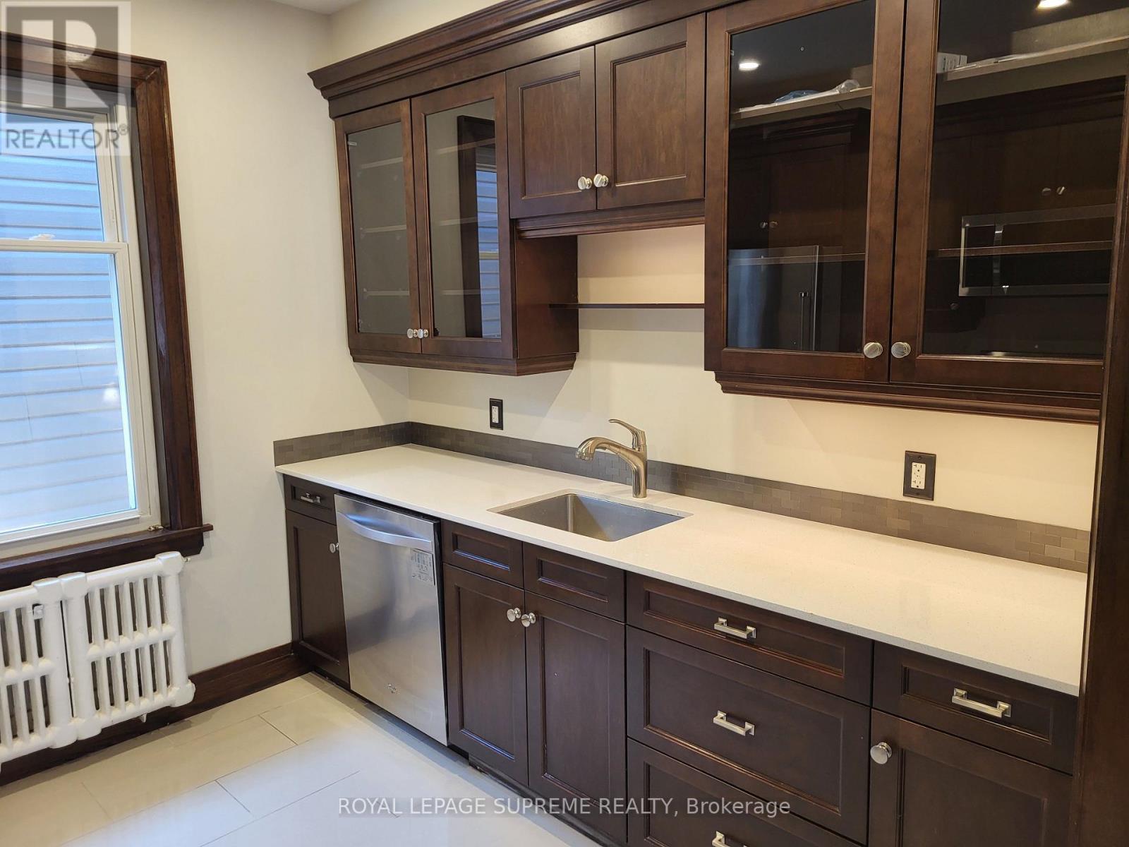 












2ND FLOOR - 30 GLENHOLME AVENUE

,
Toronto,




Ontario
M6H3A9

