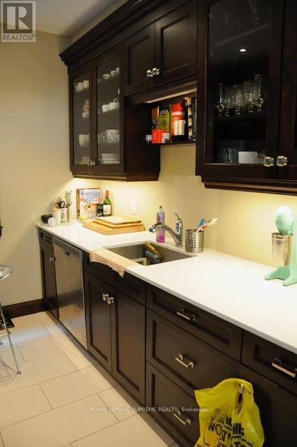 












2ND FLOOR - 30 GLENHOLME AVENUE

,
Toronto,




Ontario
M6H3A9

