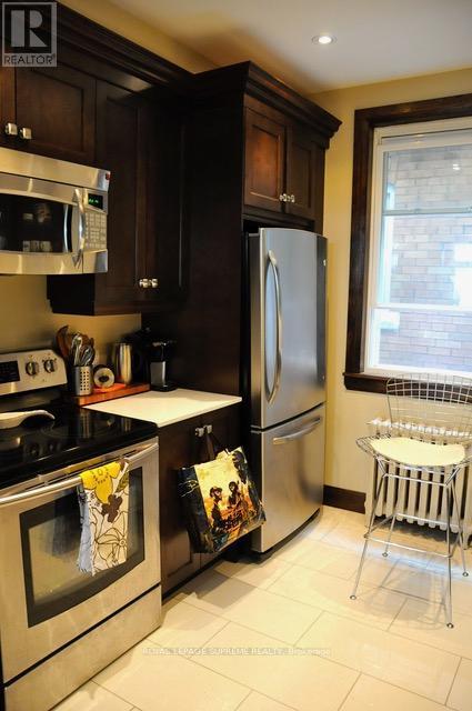 












2ND FLOOR - 30 GLENHOLME AVENUE

,
Toronto,




Ontario
M6H3A9

