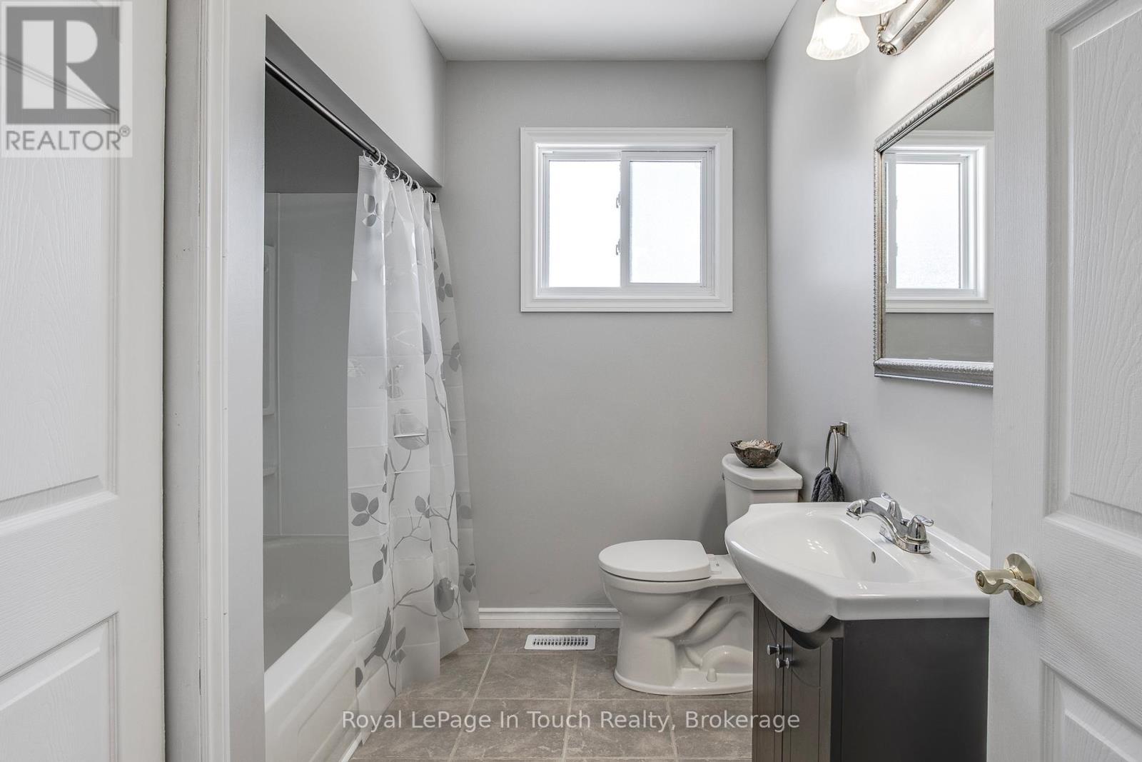 












284 CONCESSION 12 ROAD E

,
Tiny,




Ontario
L0L2J0

