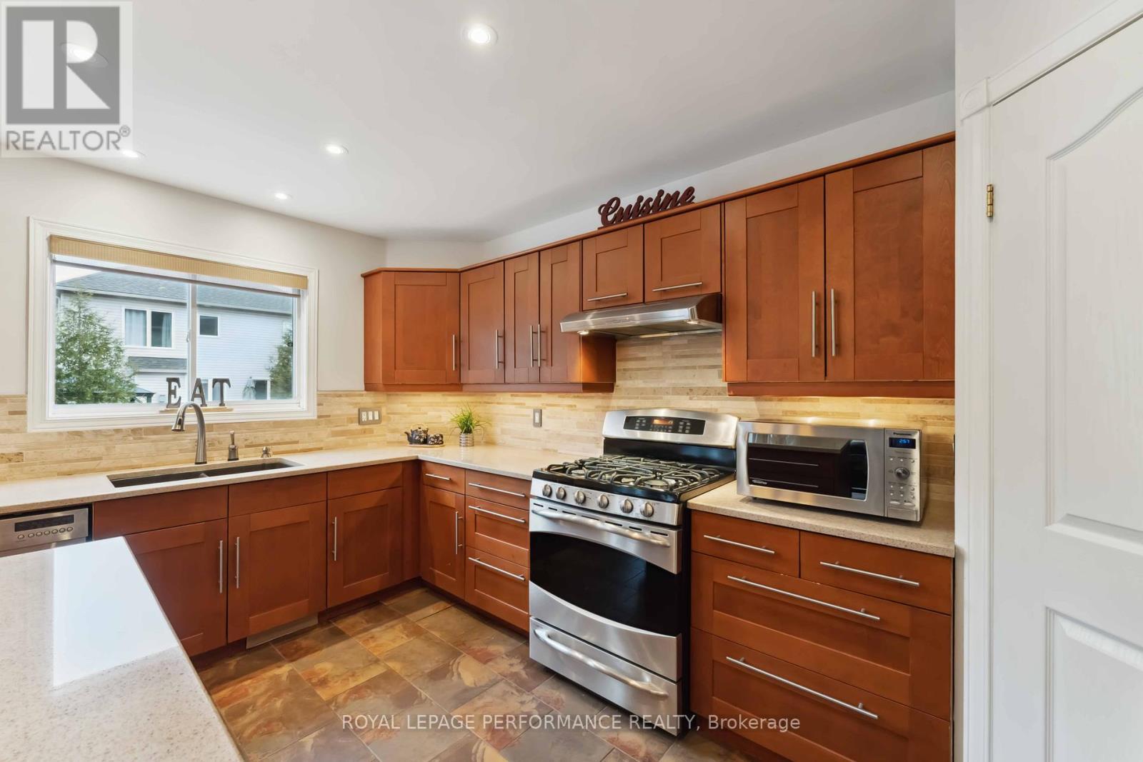 












1060 CHAREST WAY

,
Ottawa,




Ontario
K4A4B1

