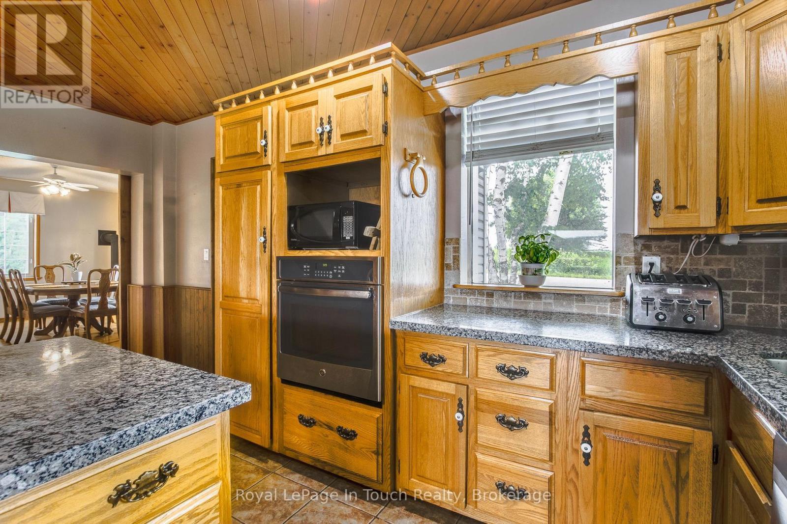 












113 CONCESSION 17 ROAD W

,
Tiny,




Ontario
L9M0P4

