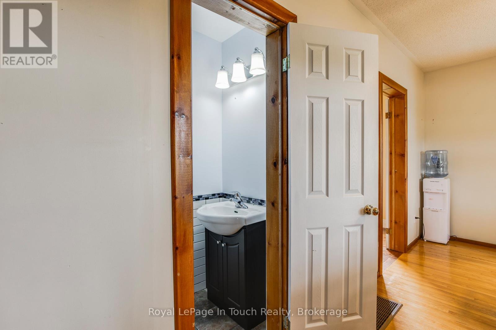












113 CONCESSION 17 ROAD W

,
Tiny,




Ontario
L9M0P4


