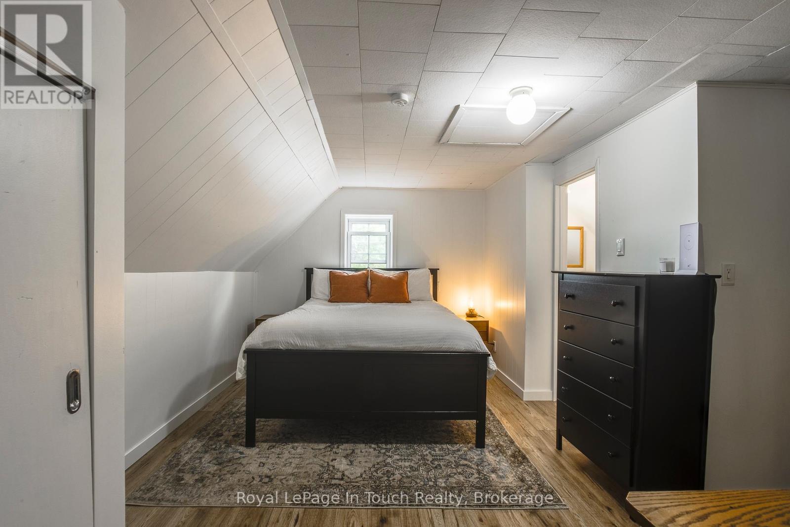 












113 CONCESSION 17 ROAD W

,
Tiny,




Ontario
L9M0P4

