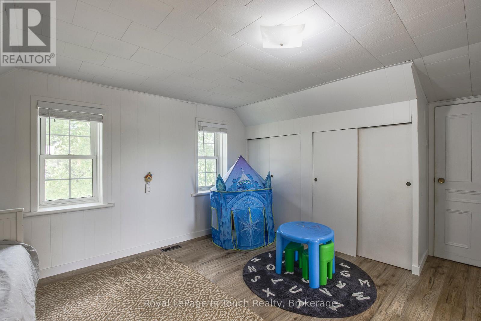 












113 CONCESSION 17 ROAD W

,
Tiny,




Ontario
L9M0P4

