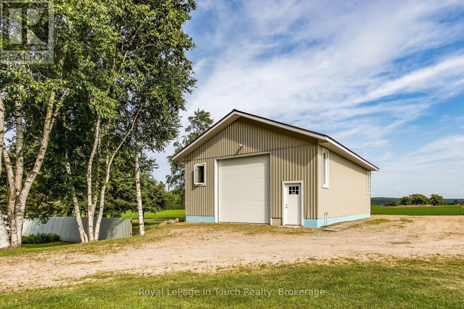 












113 CONCESSION 17 ROAD W

,
Tiny,




Ontario
L9M0P4

