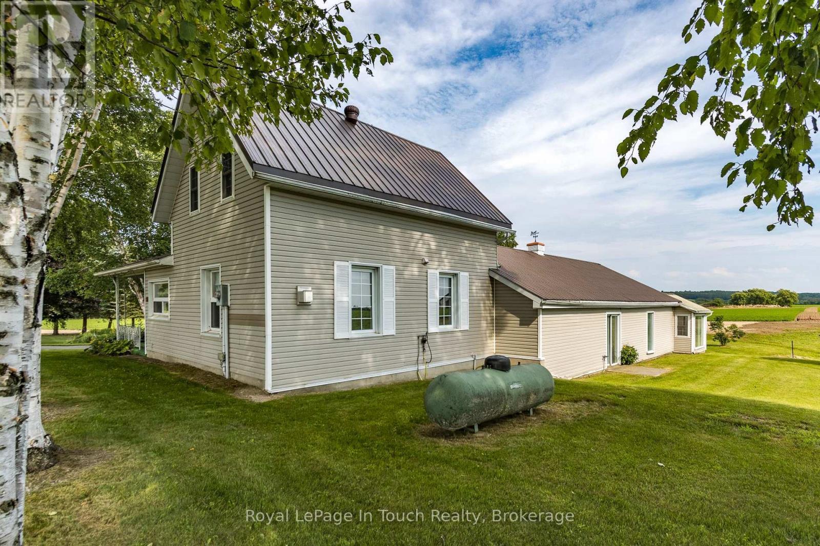 












113 CONCESSION 17 ROAD W

,
Tiny,




Ontario
L9M0P4

