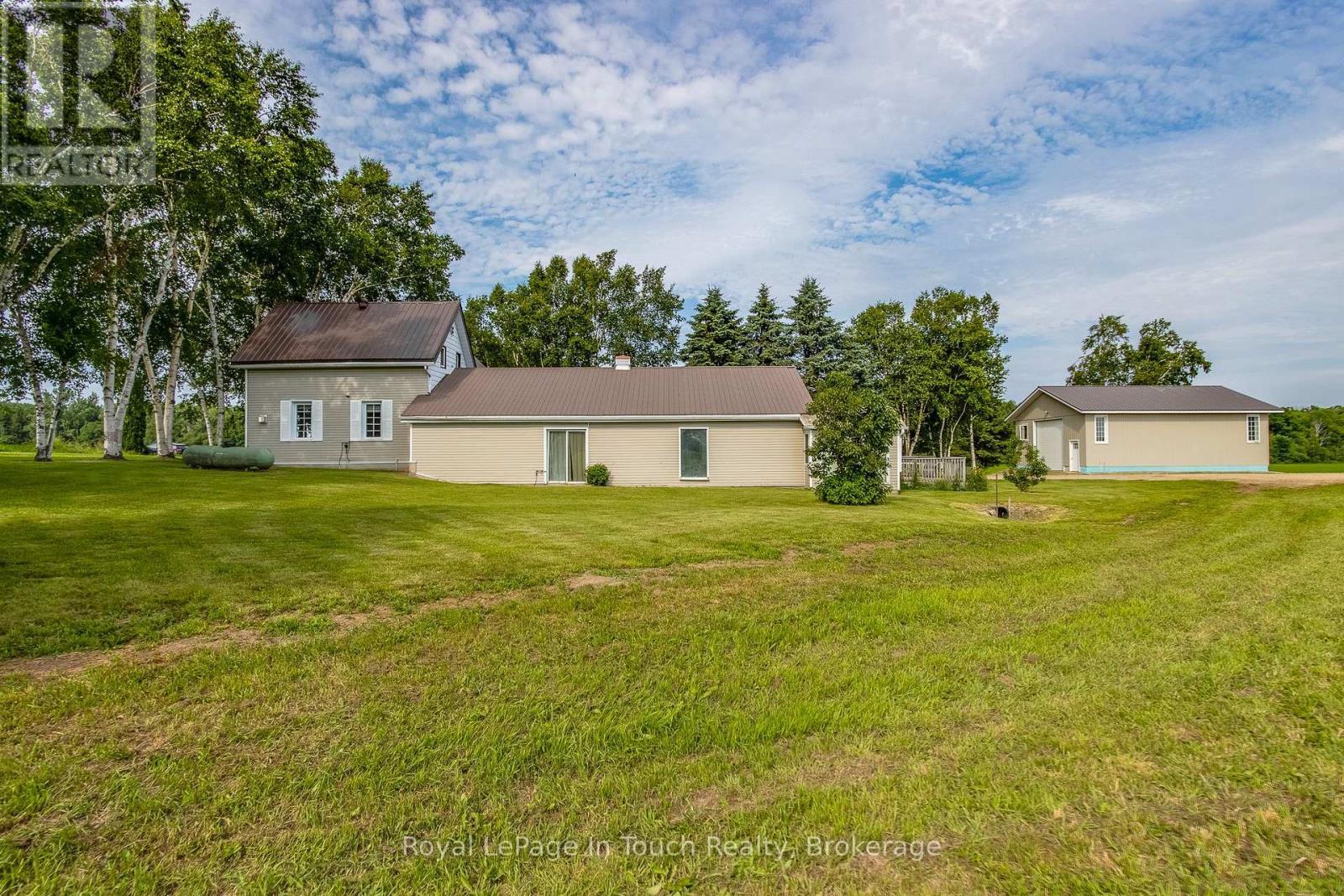 












113 CONCESSION 17 ROAD W

,
Tiny,




Ontario
L9M0P4

