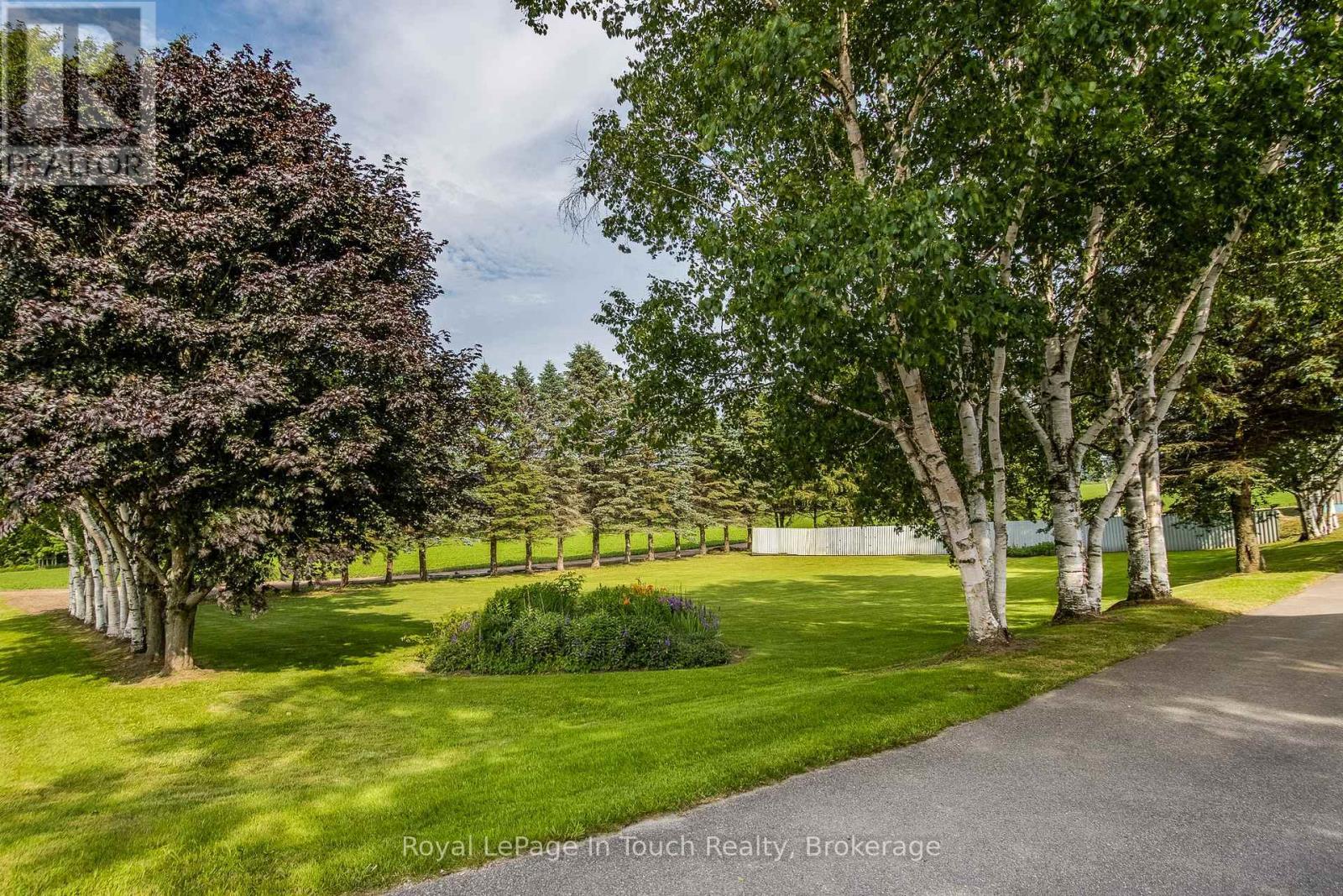 












113 CONCESSION 17 ROAD W

,
Tiny,




Ontario
L9M0P4

