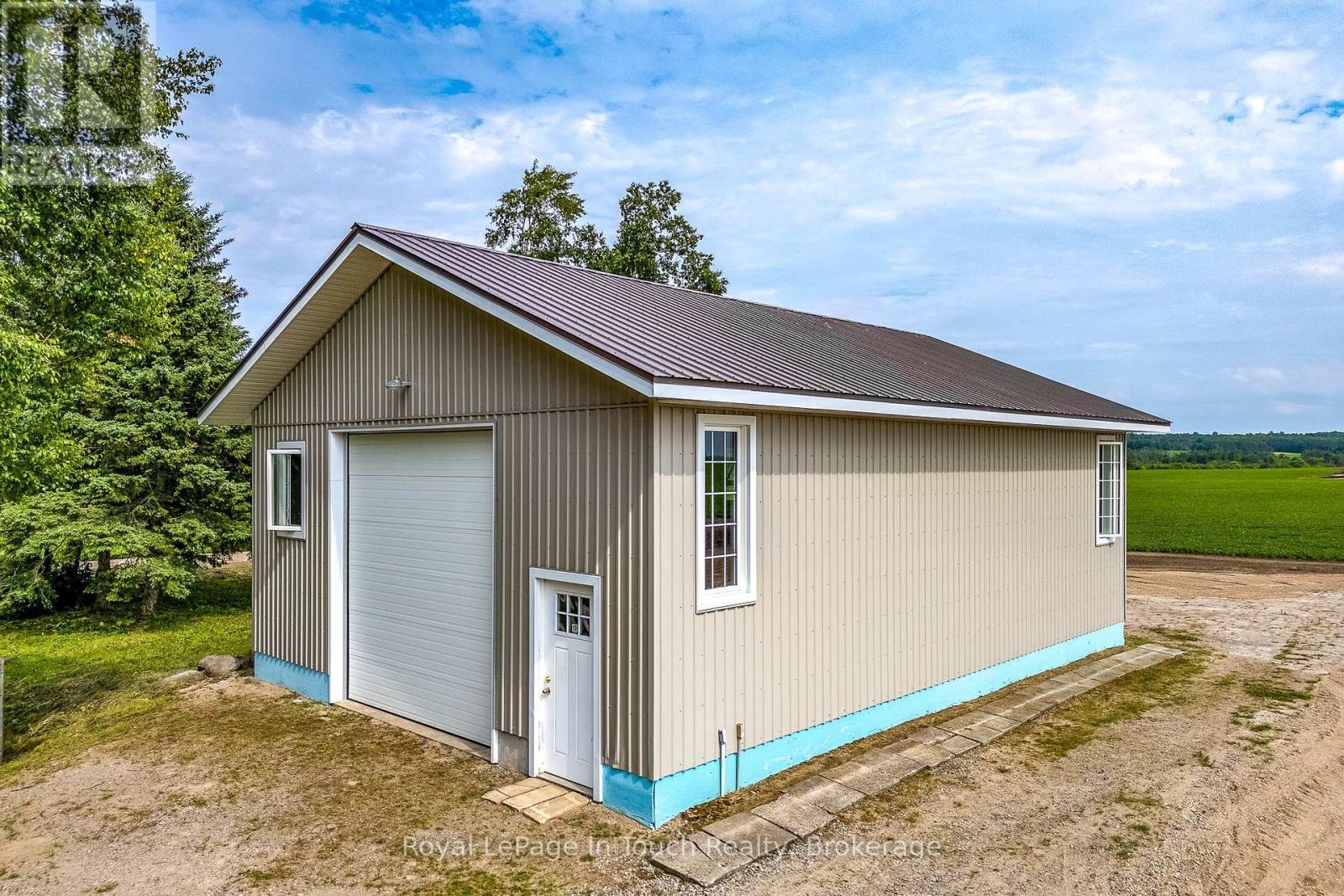 












113 CONCESSION 17 ROAD W

,
Tiny,




Ontario
L9M0P4

